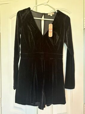 Gianni Bini Black Velvet Long-Sleeve V-Neck Romper